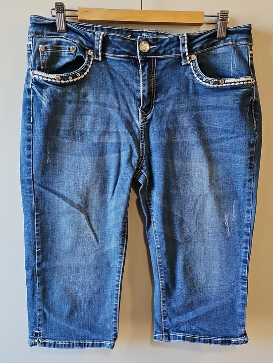 Sexy Couture Denim - Sexy Couture Size 17 Cropped Women's Jeans